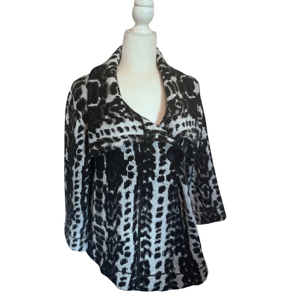 Beatrix Ost black & white abstract knit jacket